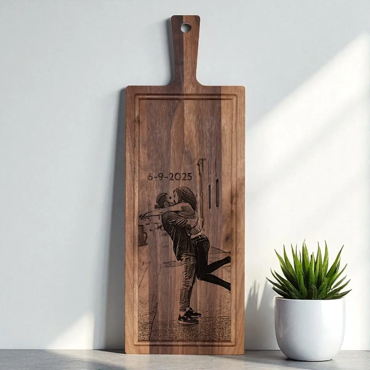 Borrelplank graveren - walnoot - 48cm x 17cm - zelf ontwerpen